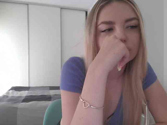 pinkpanther8899 webcam