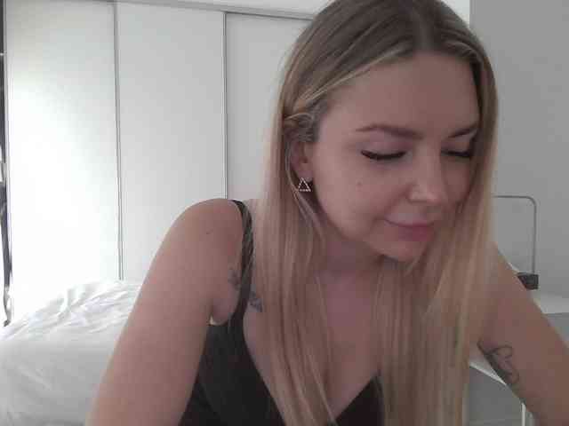 pinkpanther8899 webcam