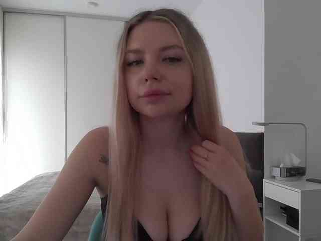 Blondie8853