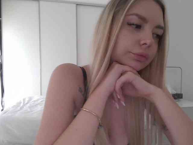 pinkpanther8899 webcam