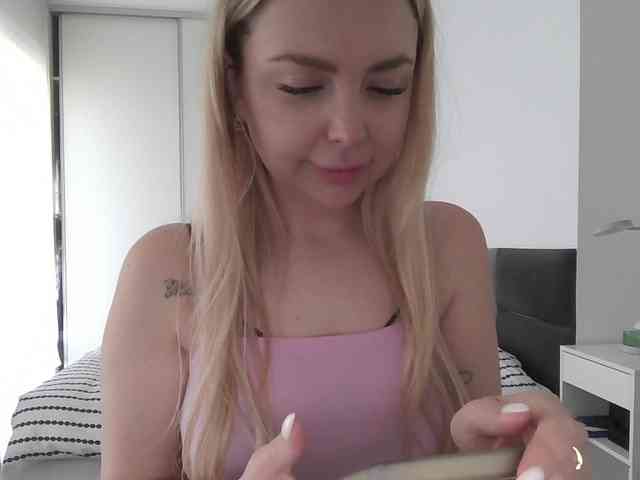 pinkpanther8899 webcam