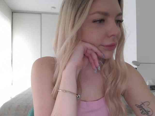 pinkpanther8899 webcam