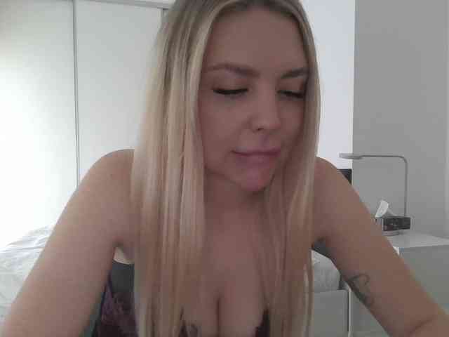 pinkpanther8899 webcam