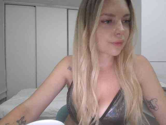 pinkpanther8899 webcam