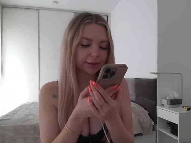 pinkpanther8899 webcam
