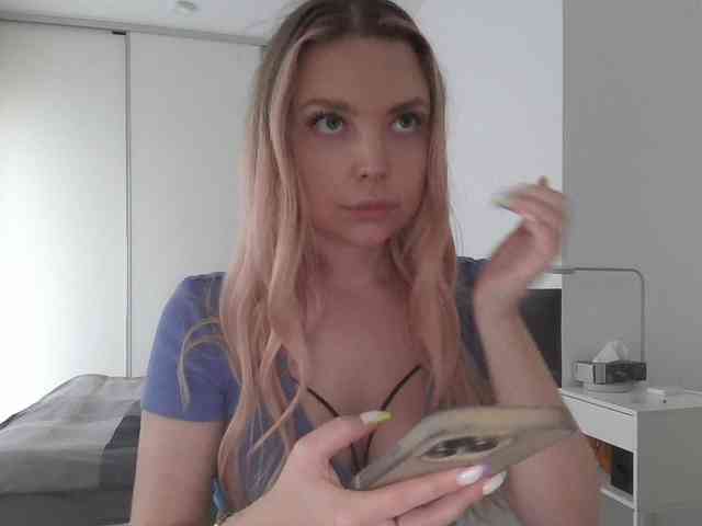 pinkpanther8899 webcam