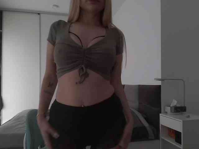 pinkpanther8899 webcam