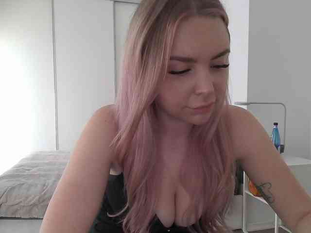 Blondie8853