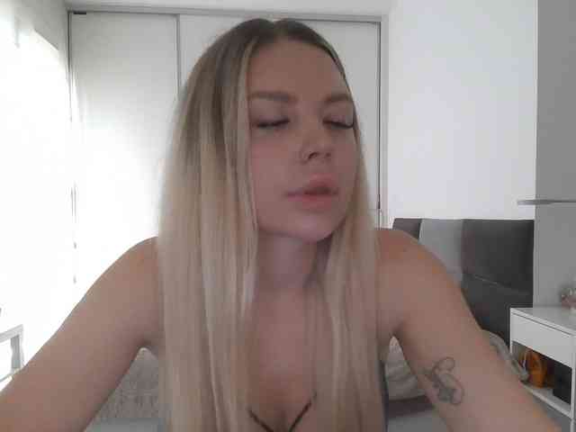 pinkpanther8899 webcam