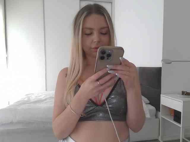 Blondie8853