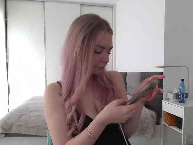 pinkpanther8899 webcam