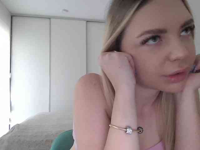 pinkpanther8899 webcam