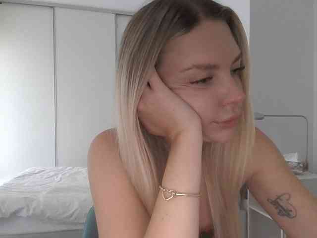 pinkpanther8899 webcam