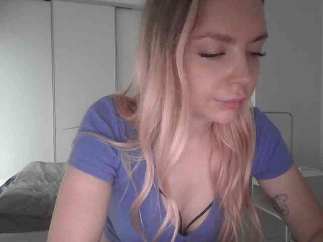 pinkpanther8899 webcam