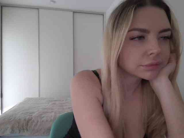 pinkpanther8899 webcam
