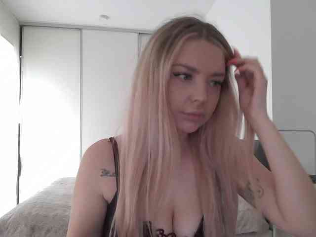 pinkpanther8899 webcam
