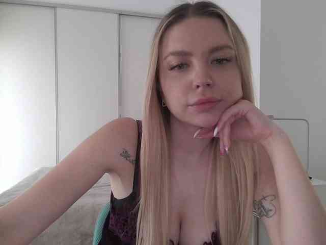 pinkpanther8899 webcam