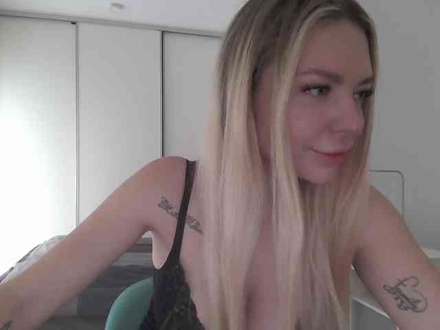pinkpanther8899 webcam