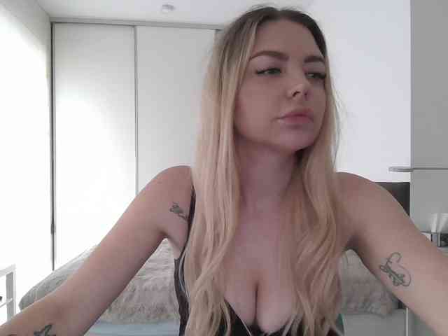 pinkpanther8899 webcam