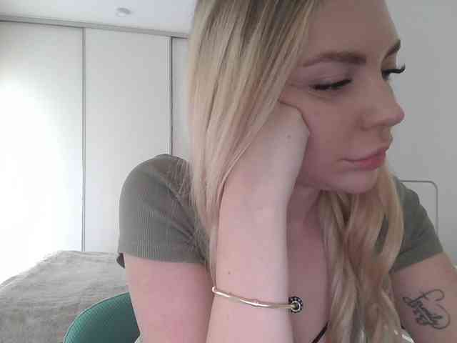 pinkpanther8899 webcam