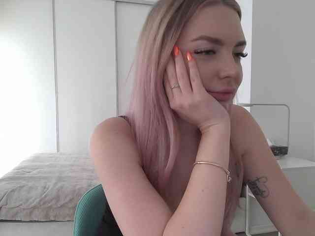 pinkpanther8899 webcam