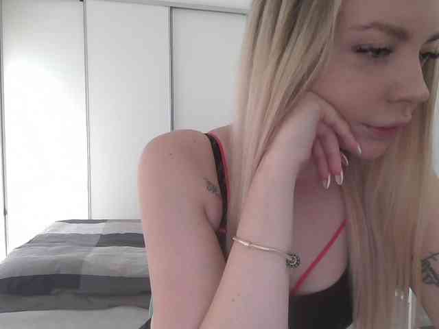 pinkpanther8899 webcam