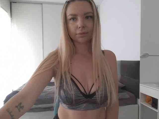 pinkpanther8899 webcam