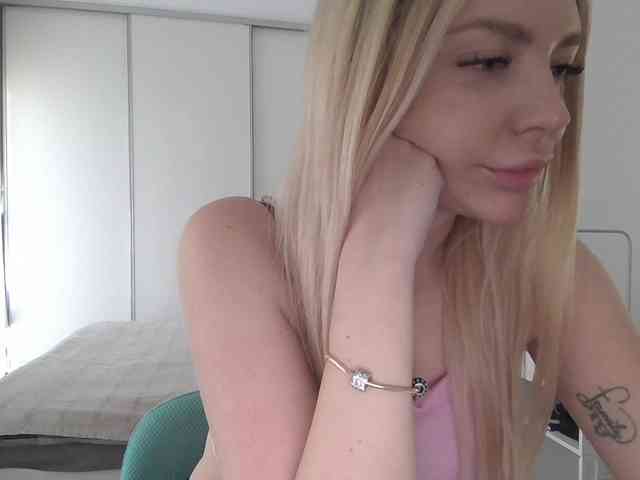 pinkpanther8899 webcam