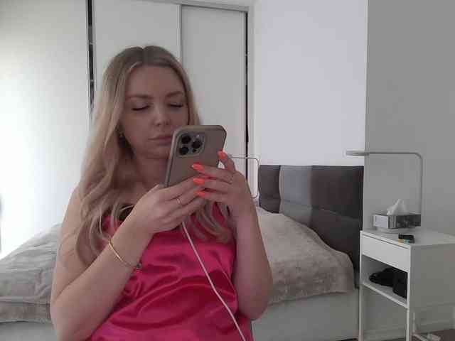pinkpanther8899 webcam