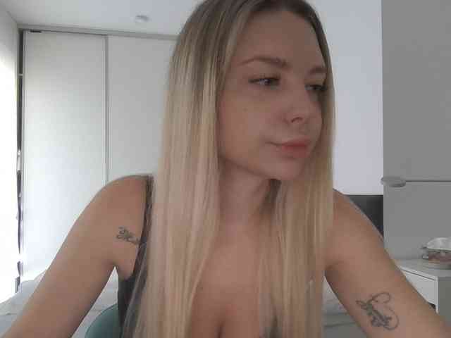 pinkpanther8899 webcam