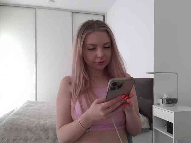 pinkpanther8899 webcam