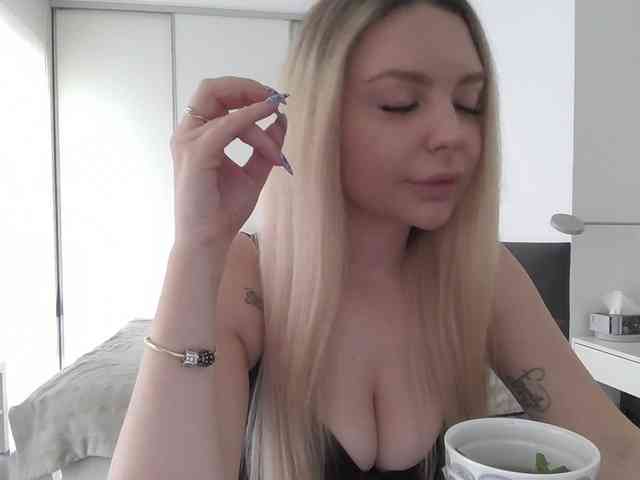 pinkpanther8899 webcam
