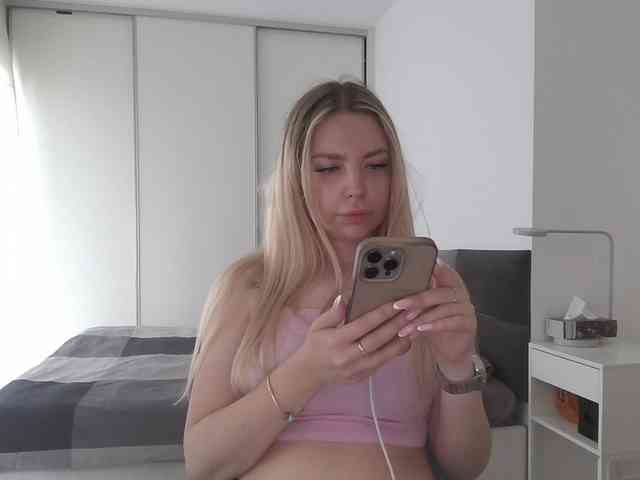pinkpanther8899 webcam