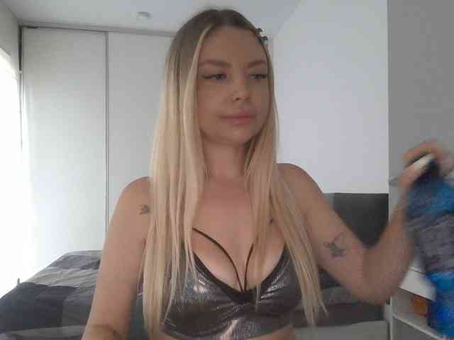 pinkpanther8899 webcam