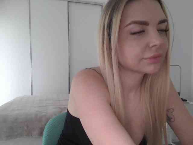 pinkpanther8899 webcam