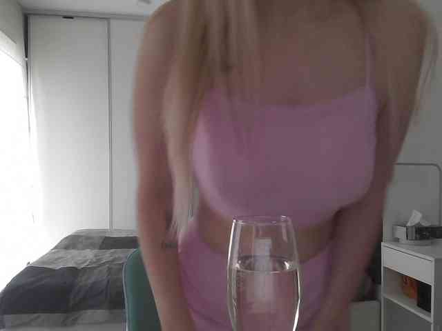 pinkpanther8899 webcam
