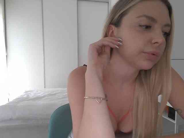 Blondie8853