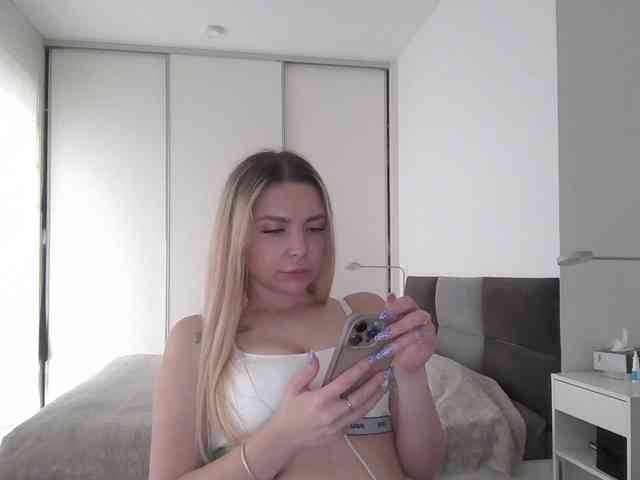 Blondie8853 Live Webcam on BongaCams
