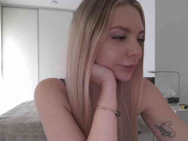 pinkpanther8899 webcam