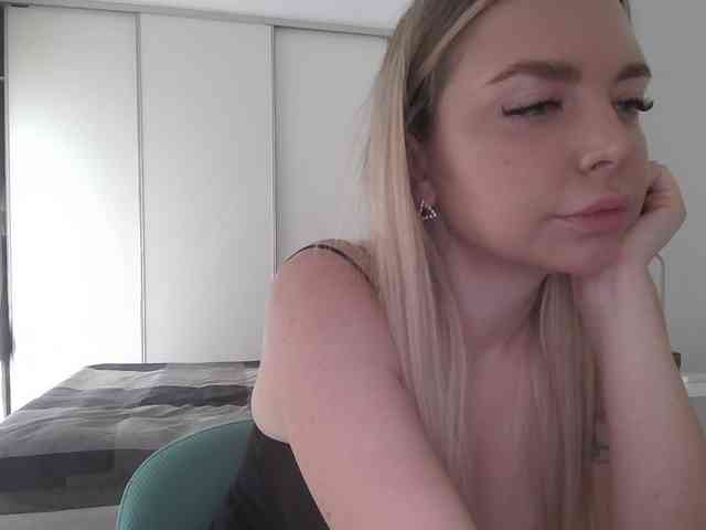 pinkpanther8899 webcam
