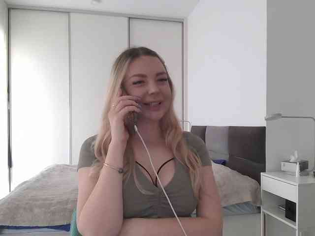 pinkpanther8899 webcam