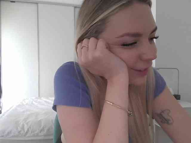 pinkpanther8899 webcam