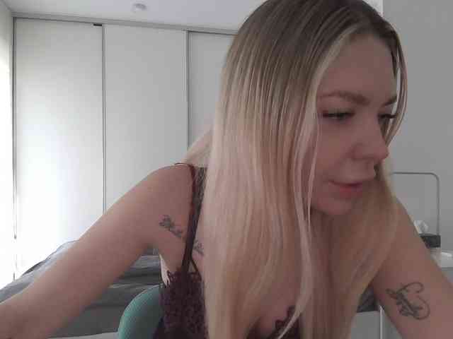 pinkpanther8899 webcam