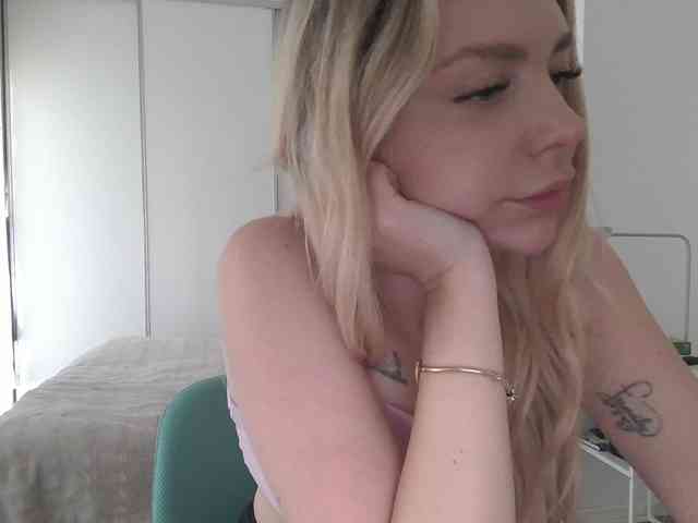 pinkpanther8899 webcam