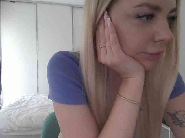 pinkpanther8899 webcam