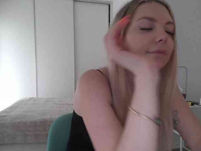 pinkpanther8899 webcam