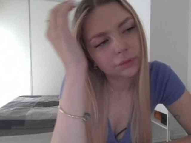 pinkpanther8899 webcam