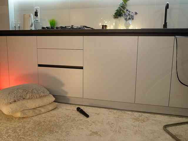 BlondyNika webcam
