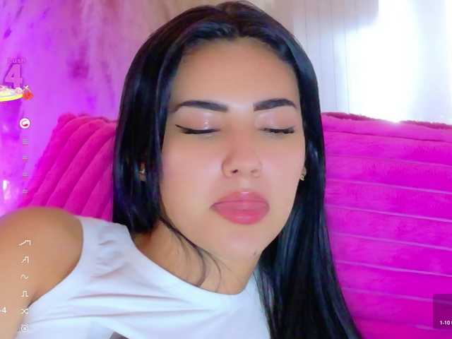 IsaValencia's BongaCams show and profile