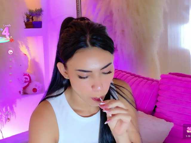 IsaValencia's BongaCams show and profile